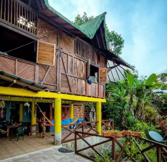 ペンション Hostal Caracolí