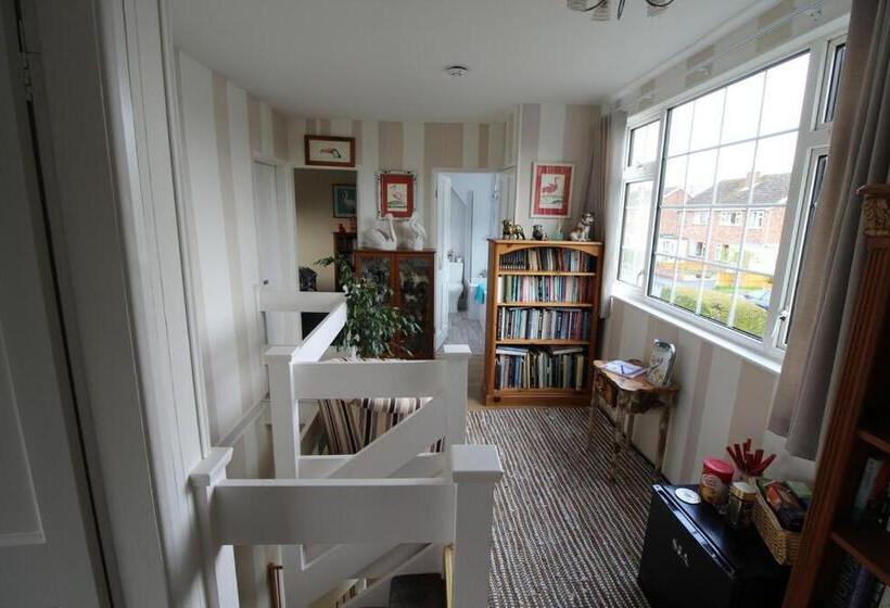 تختخواب و صبحانه Twenty