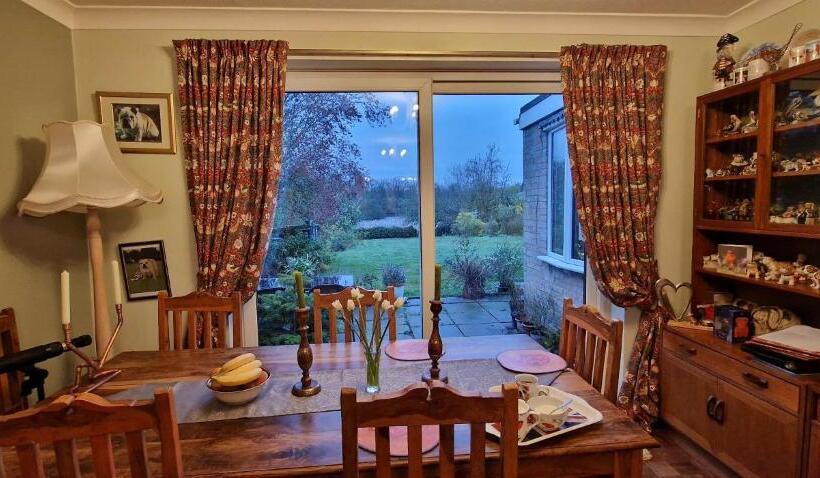 تختخواب و صبحانه Twenty