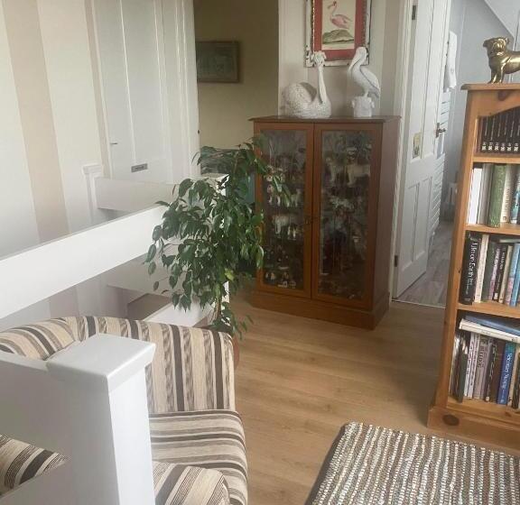 تختخواب و صبحانه Twenty