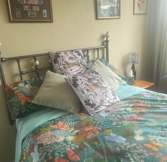 تختخواب و صبحانه Twenty