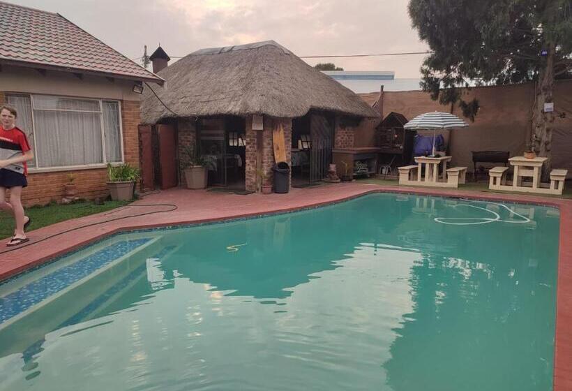 Bed & Breakfast Ay Jay S Guesthouse