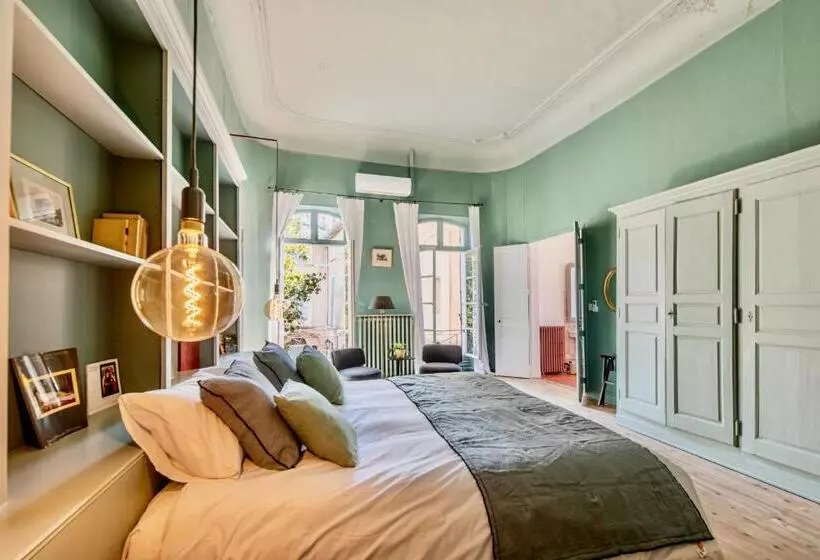 Aamiaismajoitus (B&B) La Chapelle Sur La Sorgue