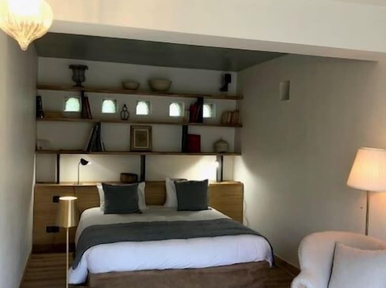 تختخواب و صبحانه La Chapelle Sur La Sorgue