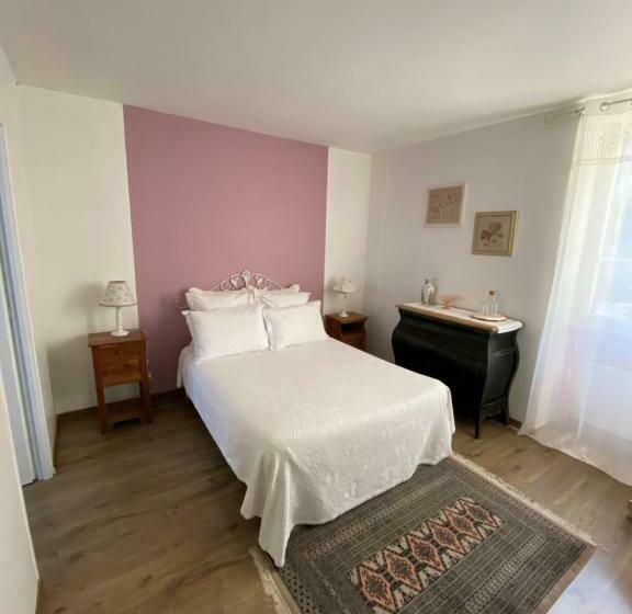 مبيت وإفطار Les Chambres De L Aigronne