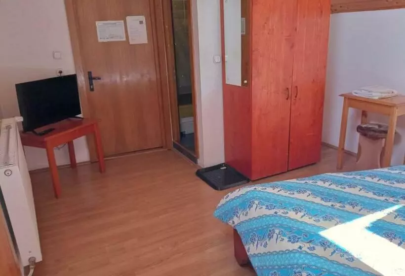 پانسیون Casa Spatar