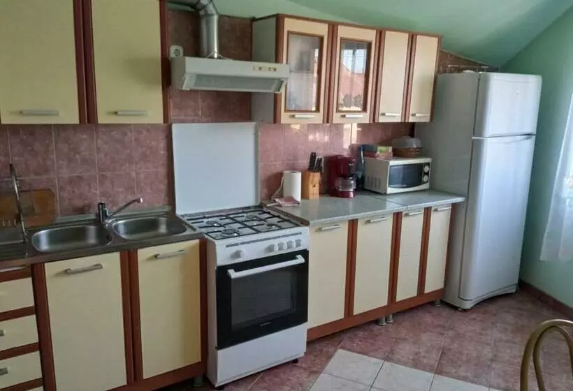 پانسیون Casa Spatar