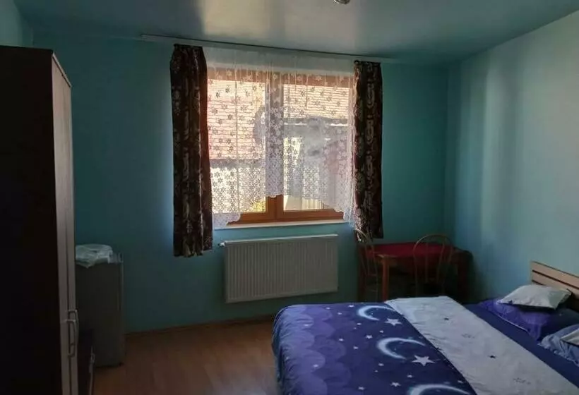 پانسیون Casa Spatar