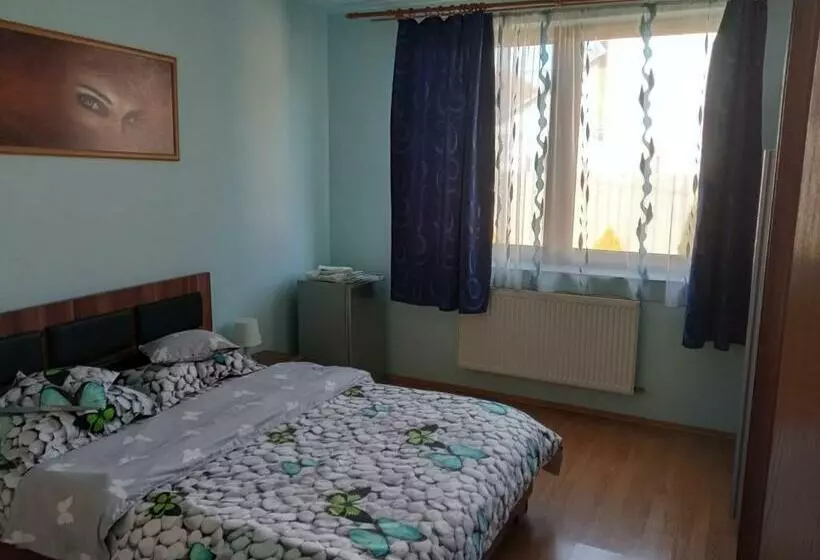 پانسیون Casa Spatar