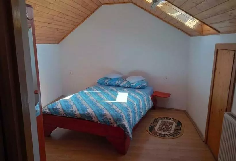پانسیون Casa Spatar