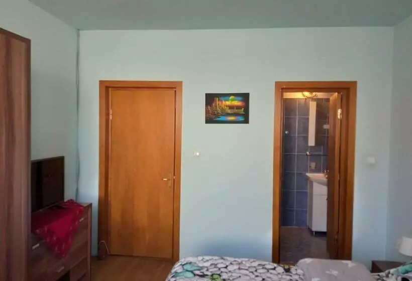 پانسیون Casa Spatar