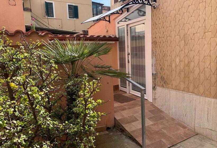 Пансион Comforthouse Ladispoli