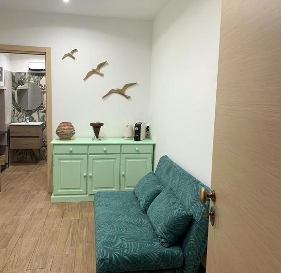 Пансион Comforthouse Ladispoli