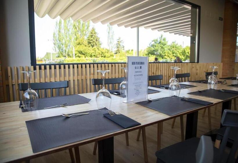 膳宿费 Hostal Restaurante Cuatro Caminos