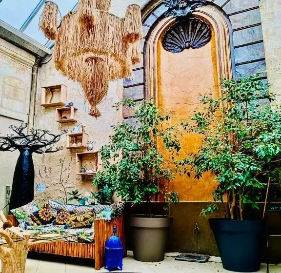 تختخواب و صبحانه Koko & Baobab