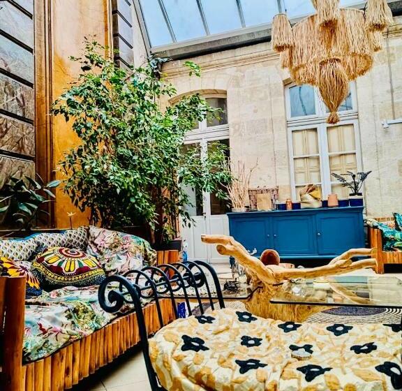 تختخواب و صبحانه Koko & Baobab