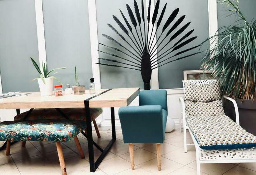 تختخواب و صبحانه Koko & Baobab