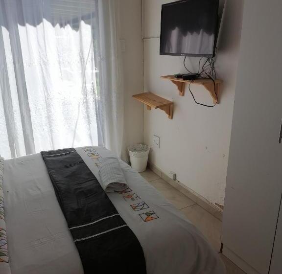 Пансион Franchise Benoni Guest House