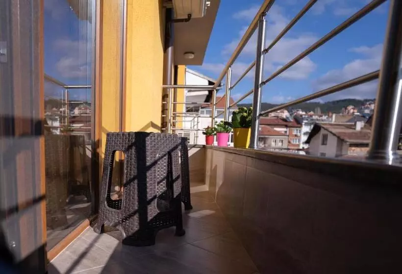 ペンション Guest House Velik