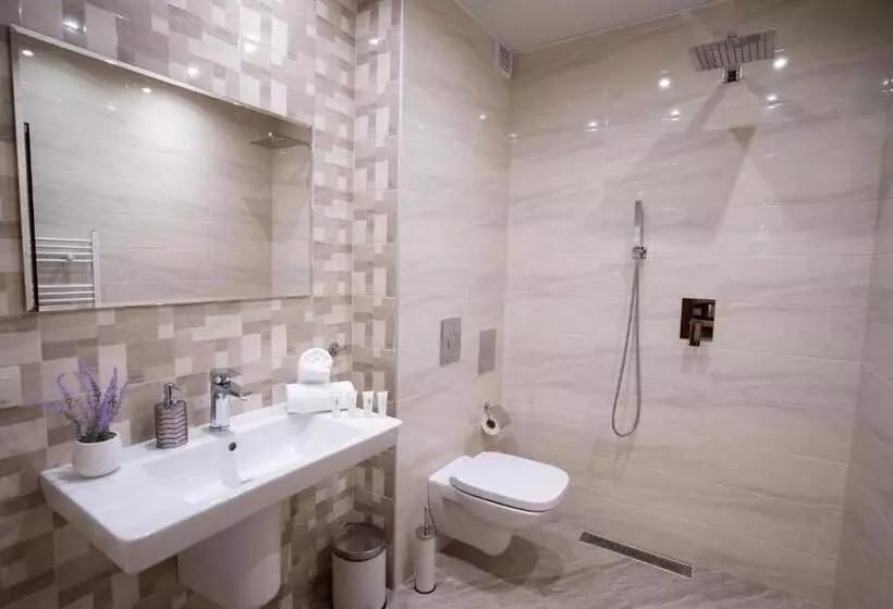 ペンション Guest House Velik