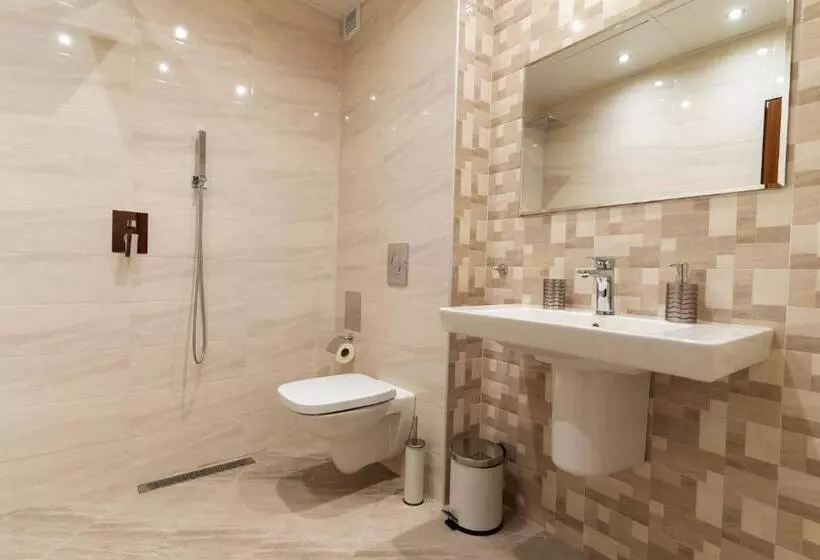 ペンション Guest House Velik