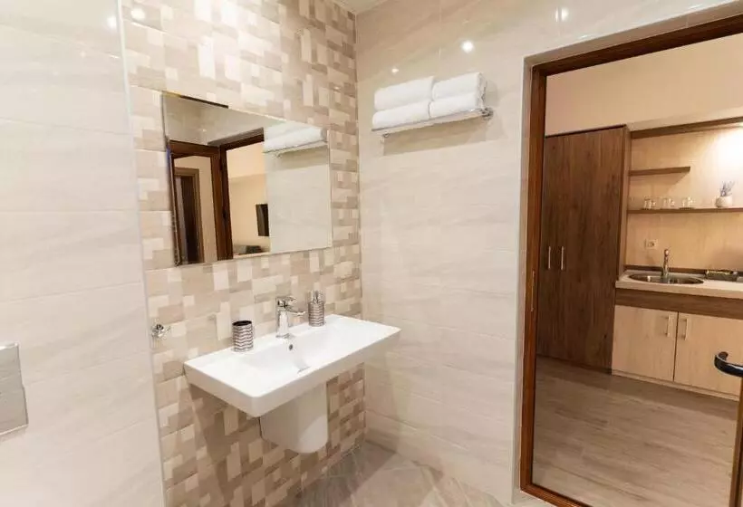 ペンション Guest House Velik