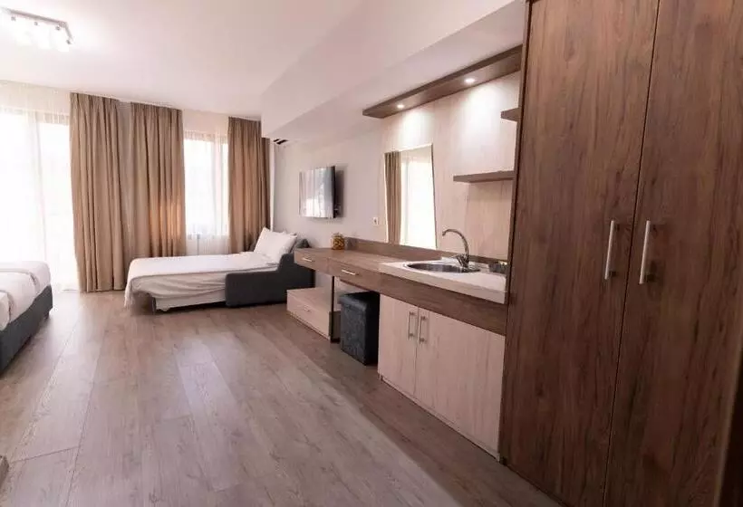 ペンション Guest House Velik