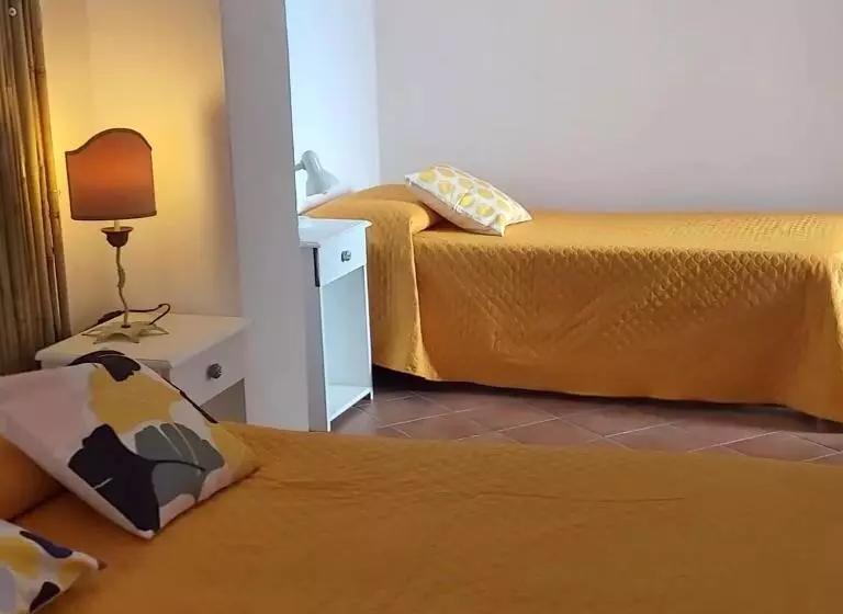 تختخواب و صبحانه La Casa Di Zeffiro