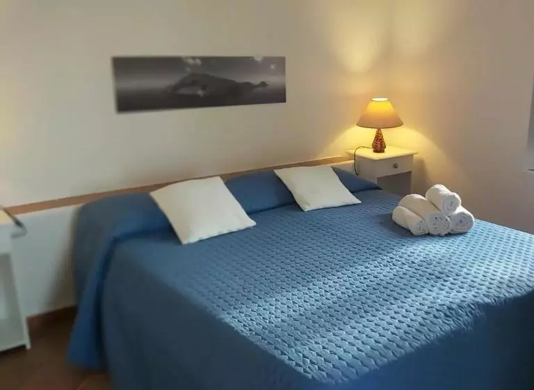 تختخواب و صبحانه La Casa Di Zeffiro