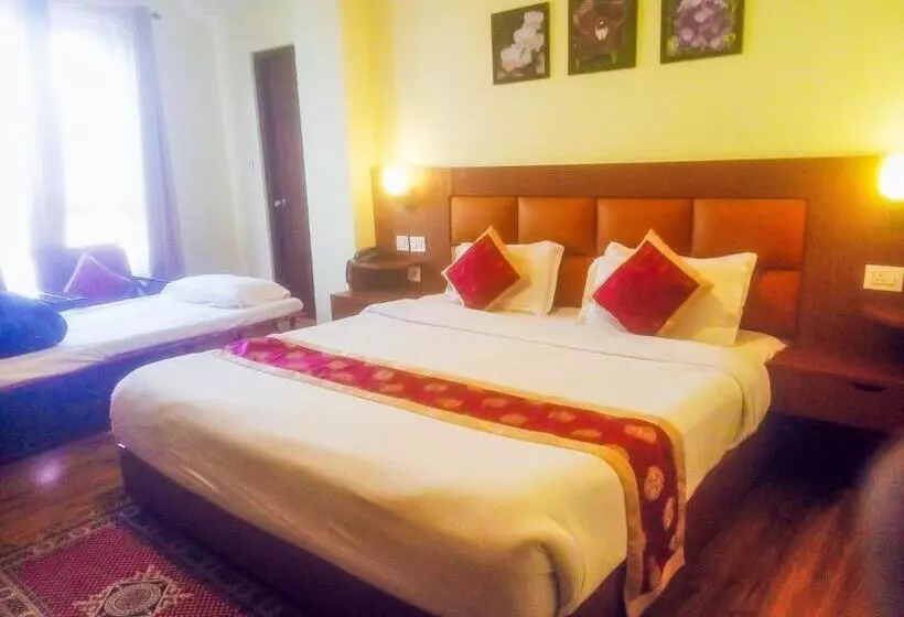 ホテル Zingkham Residency