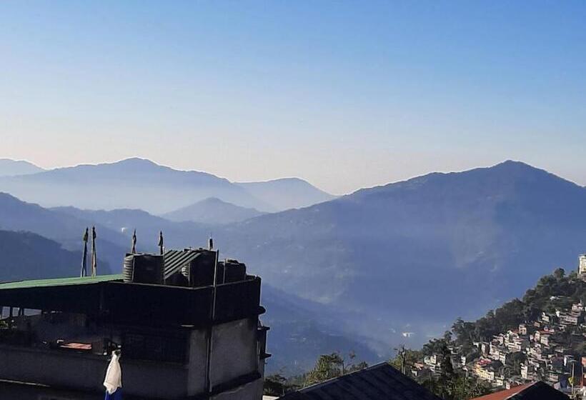 Hotel Zingkham Residency