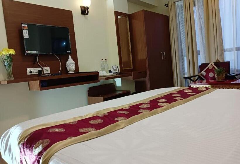 Hotel Zingkham Residency