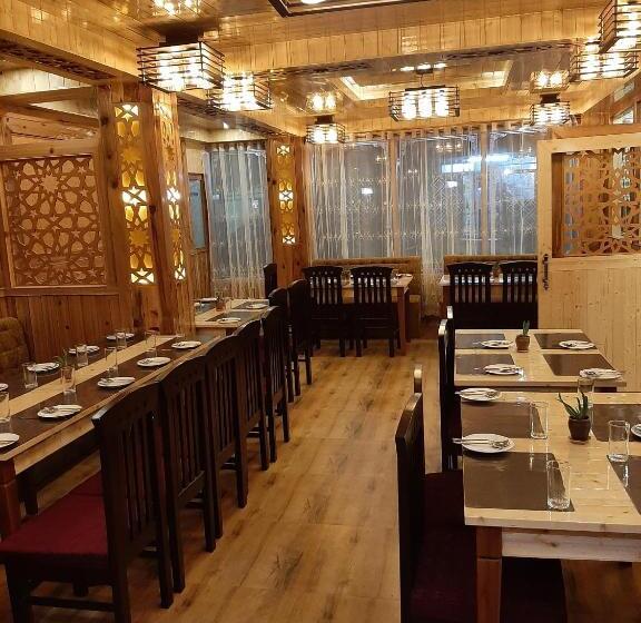 Hotel Zingkham Residency