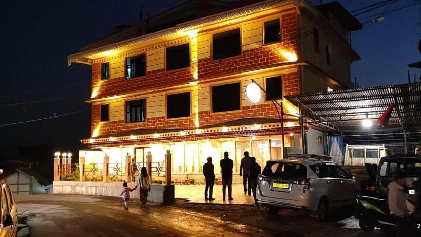 Hotel Zingkham Residency