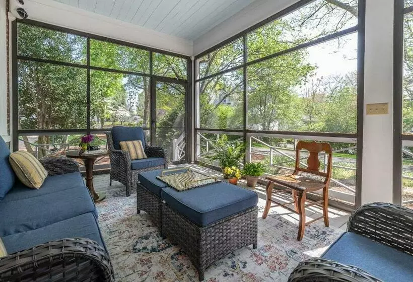 Aamiaismajoitus (B&B) Stonegate