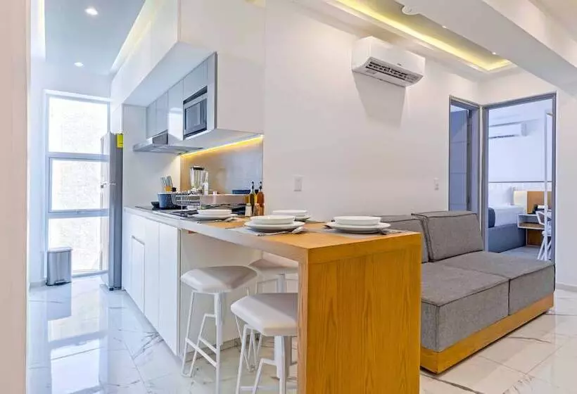 Luxury Apartments Pool & Jacuzzi