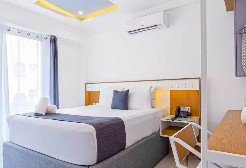 Luxury Apartments Pool & Jacuzzi