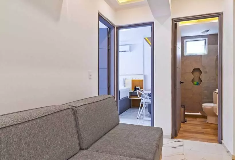 Luxury Apartments Pool & Jacuzzi