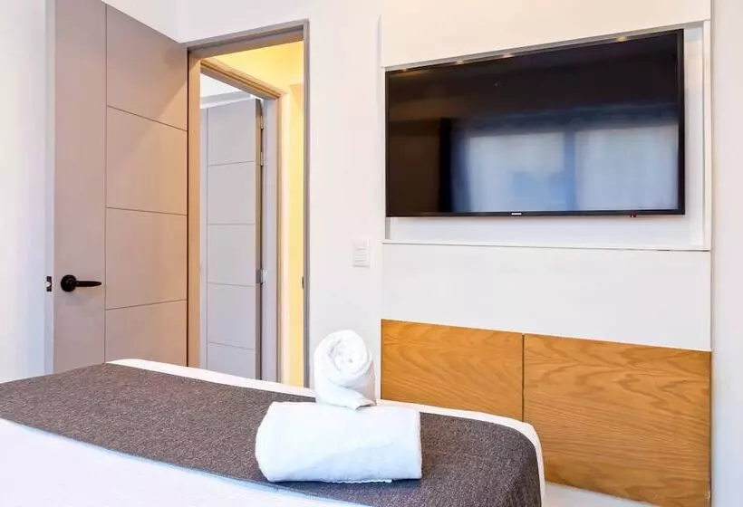 Luxury Apartments Pool & Jacuzzi