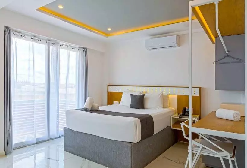 Luxury Apartments Pool & Jacuzzi