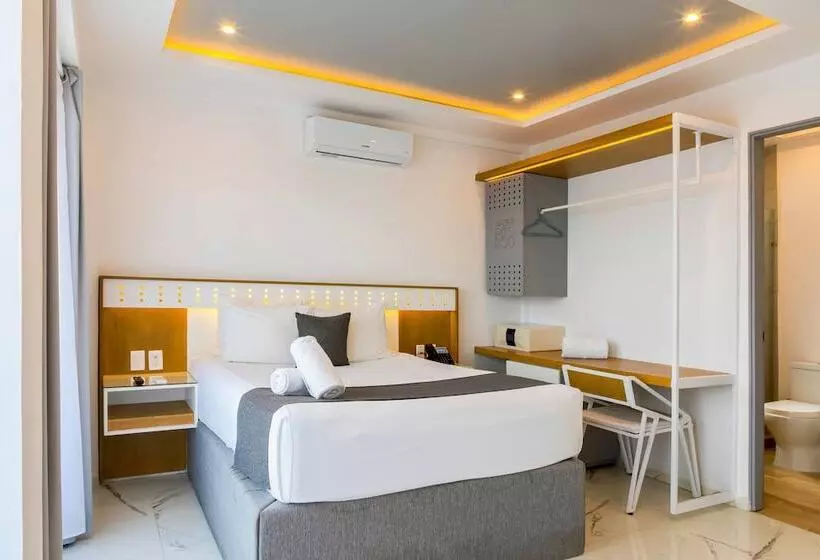 Luxury Apartments Pool & Jacuzzi