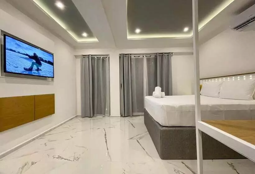 Luxury Apartments Pool & Jacuzzi