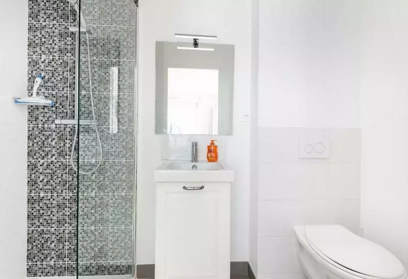 تختخواب و صبحانه La Recouvrance : Chambre Spacieuse Avec Sdb Privative, Cuisine Et Salon Partagés, Terrasse, Proche F