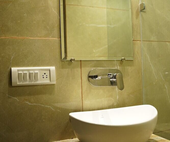 בית מלון כפרי Anand Empire