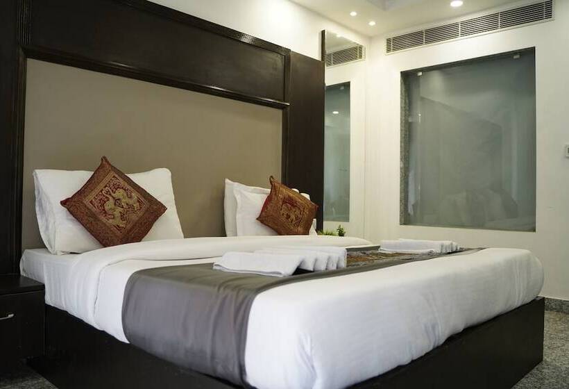 בית מלון כפרי Anand Empire