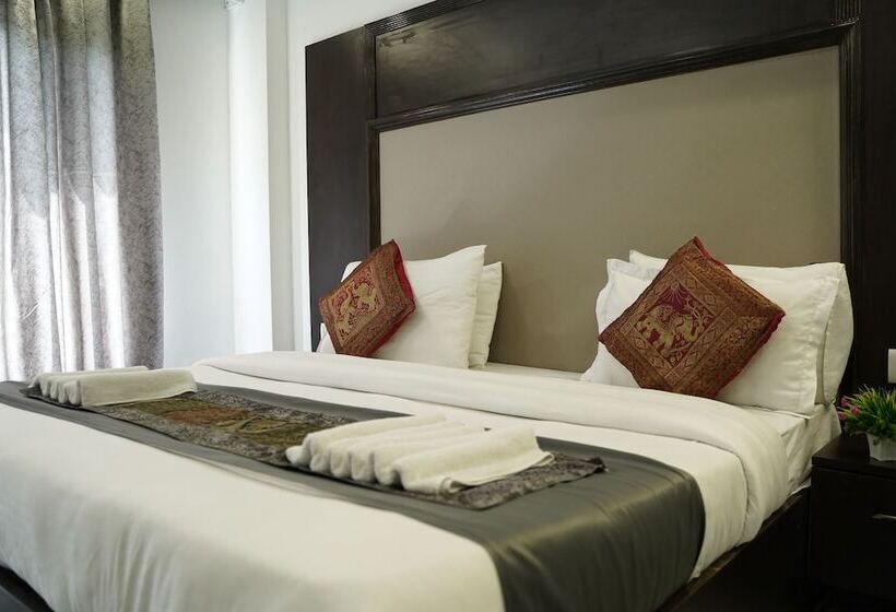 בית מלון כפרי Anand Empire