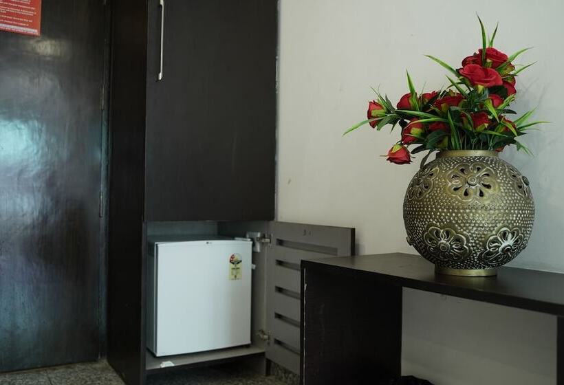 בית מלון כפרי Anand Empire