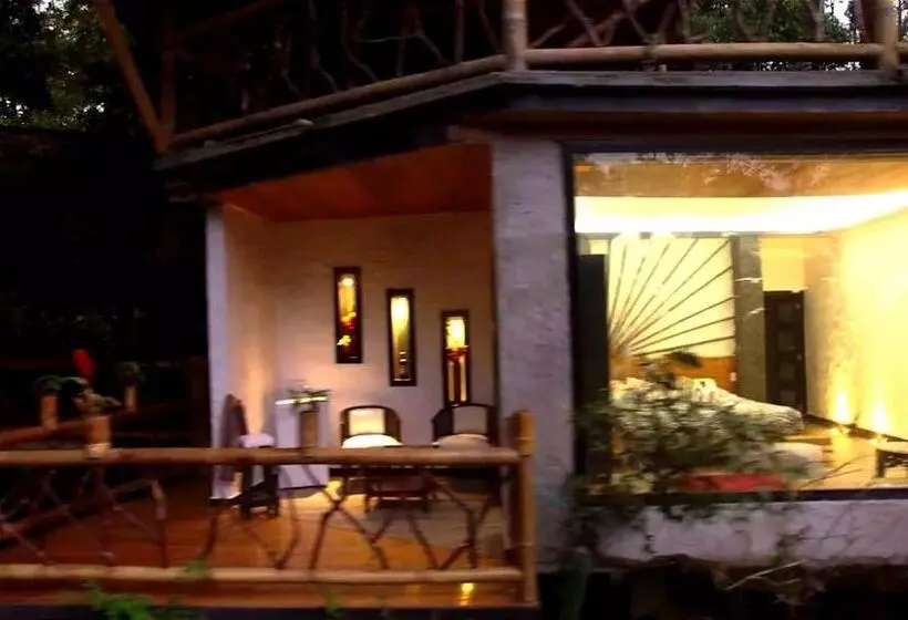 ホテル Cantalarana, Antes Wikiri Lodge