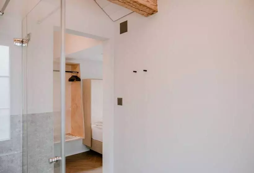 ホテル Müllers Self Check In