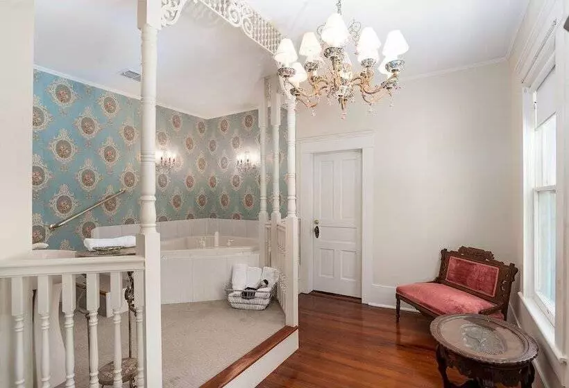 Oaklea Mansion Bed And Breakfast